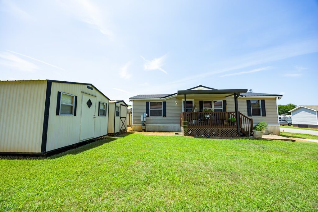 neighborhood, mobile home parks in South Carolina, streetscape, available lots for rent