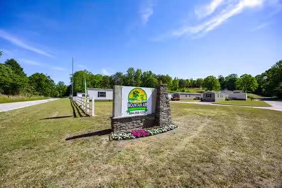 management, Carolina, Greer SC neighborhood setting, available lots for rent, listings
