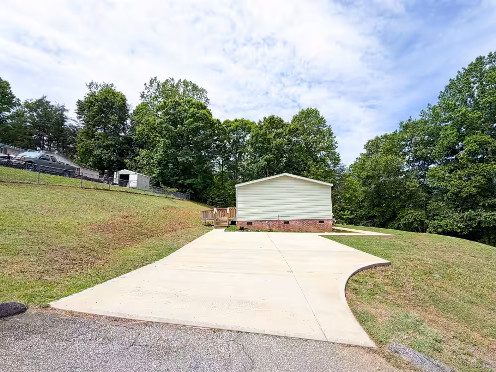 Taylors, Mauldin, residential street view, management, affordable housing in Easley
