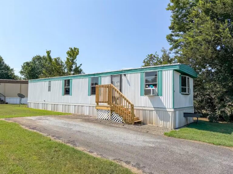 exterior, managed mobile home communities, Carolina, mobile home parks in South Carolina, neighborhood