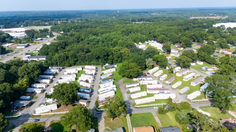 community, paved neighborhood roads, Pelzer, suburban, Greer SC neighborhood setting