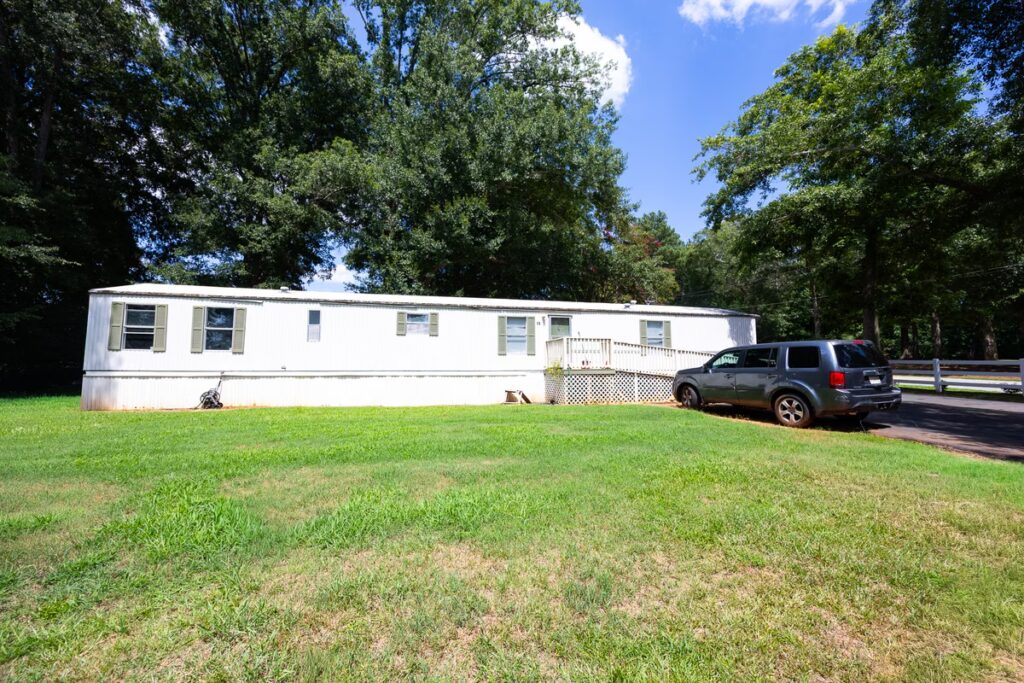 suburban, family friendly neighborhood SC, Greer, affordable, managed mobile home communities
